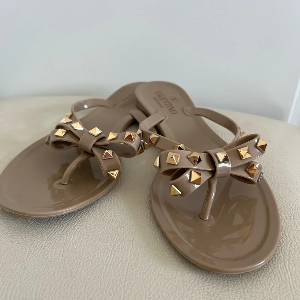 Valentino Garavani Rockstud Jelly Thong Flat Sandal’s Women’s Size 40 - Picture 3 of 11